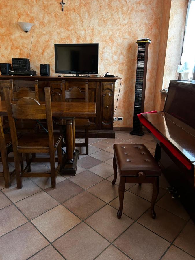 Spicchio Di Langa - Casa Indipendente Tra Le Vigne E Le Alpi Βίλα Belvedere Langhe Εξωτερικό φωτογραφία